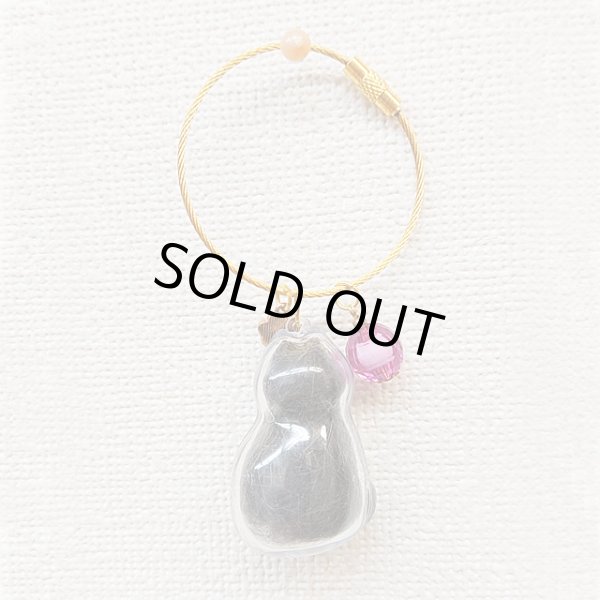 見本に金太郎店長の毛を封入：裏